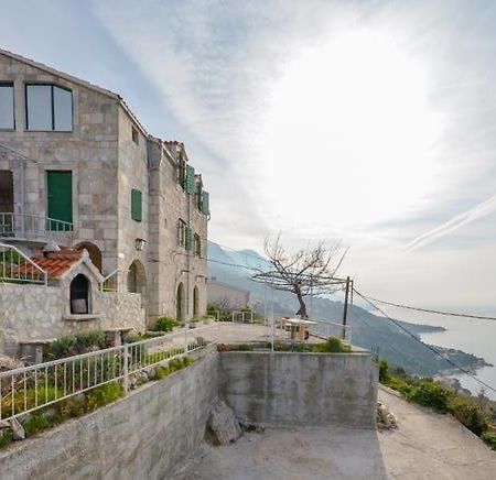 Apartments With A Parking Space Brela, Makarska - 11552 Buitenkant foto