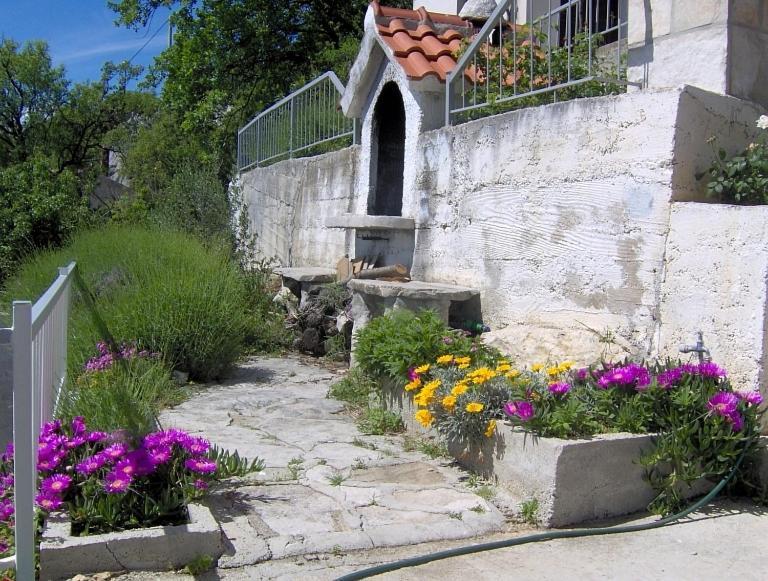 Apartments With A Parking Space Brela, Makarska - 11552 Buitenkant foto