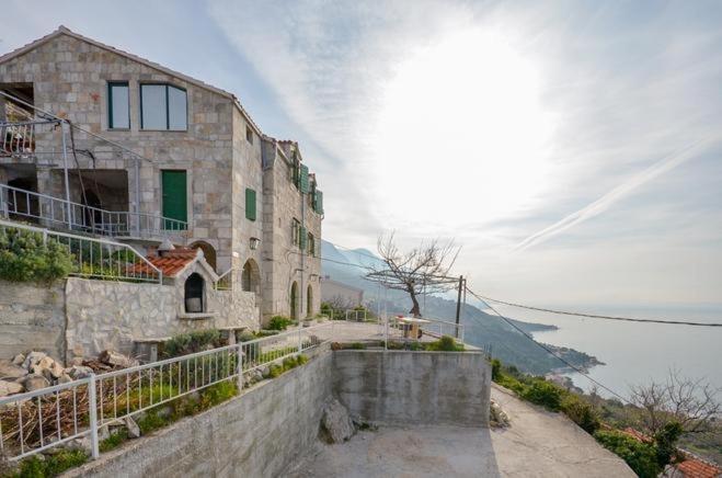 Apartments With A Parking Space Brela, Makarska - 11552 Buitenkant foto
